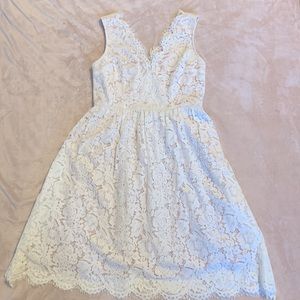 Size large white lacy Lulu’s dress